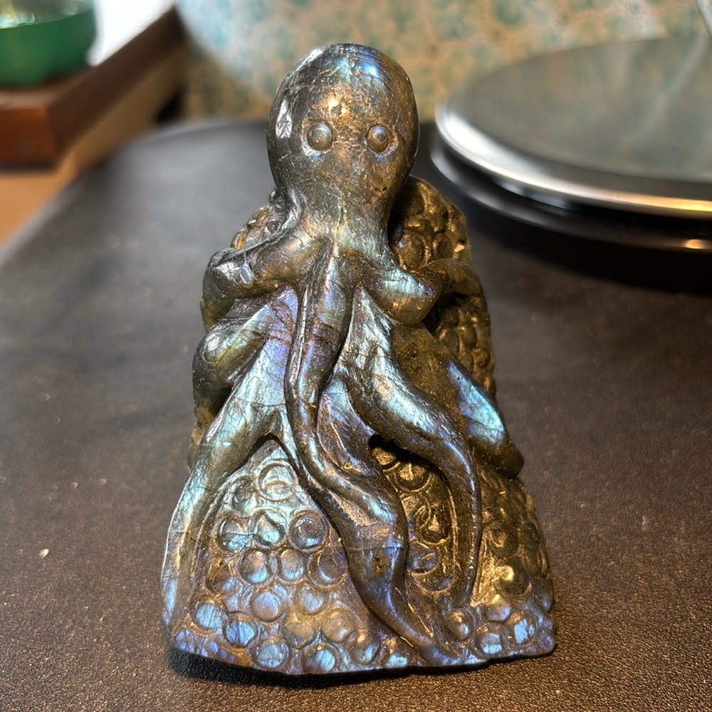 Labradorite Octopus Carving (LABC3) - Picture 3 of 6